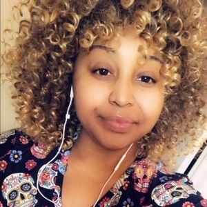 Meet your Posher, Janay